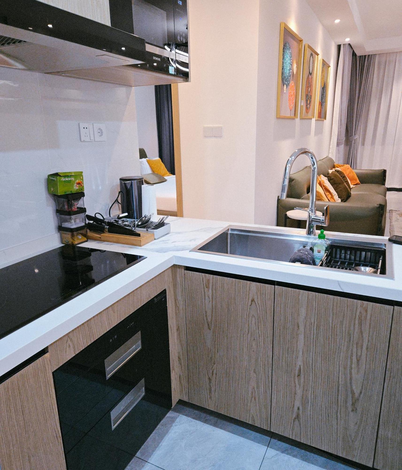 Gracey Concierge Apartments - Avenue Uvira Kinshasa Buitenkant foto